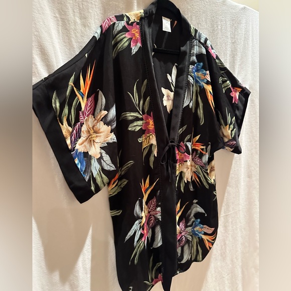 NWOT KONA SOL Hawaiian black floral tie-front tunic, size L/XL - Picture 2 of 7